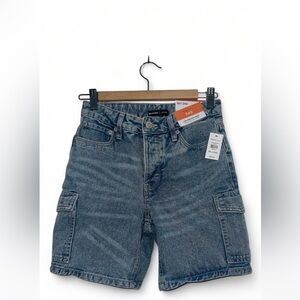 Blue denim low rise dad shorts size 00